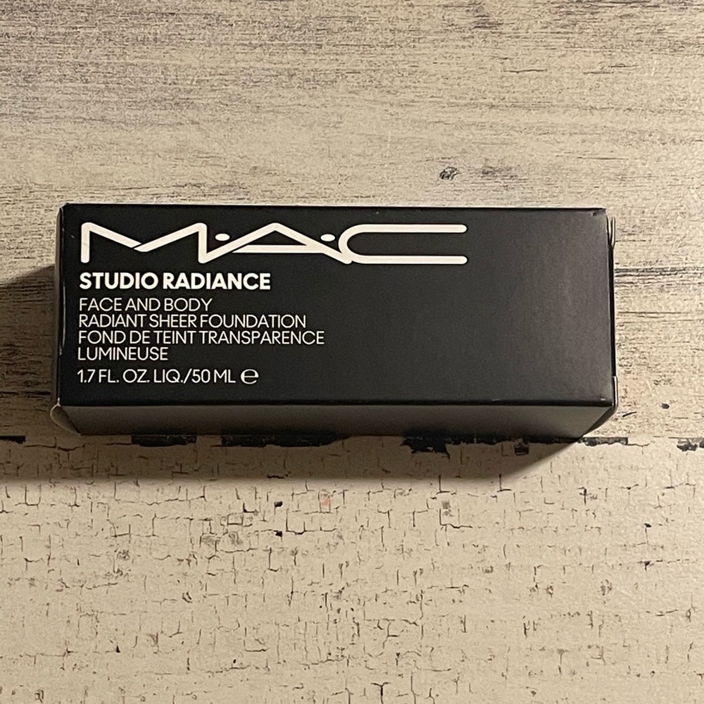 MAC W6 STUDIO RADIANCE FACE BODY SHEER FOUNDATION BLEMISH CORRECTOR DARK